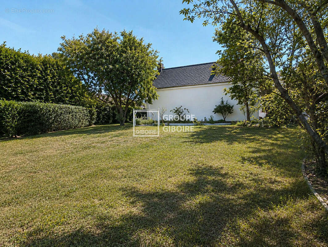 Terrain à BRUZ