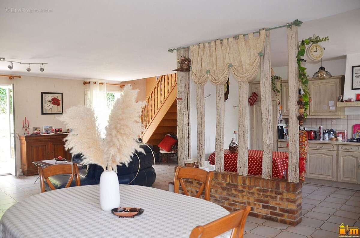 Maison à SACLAS