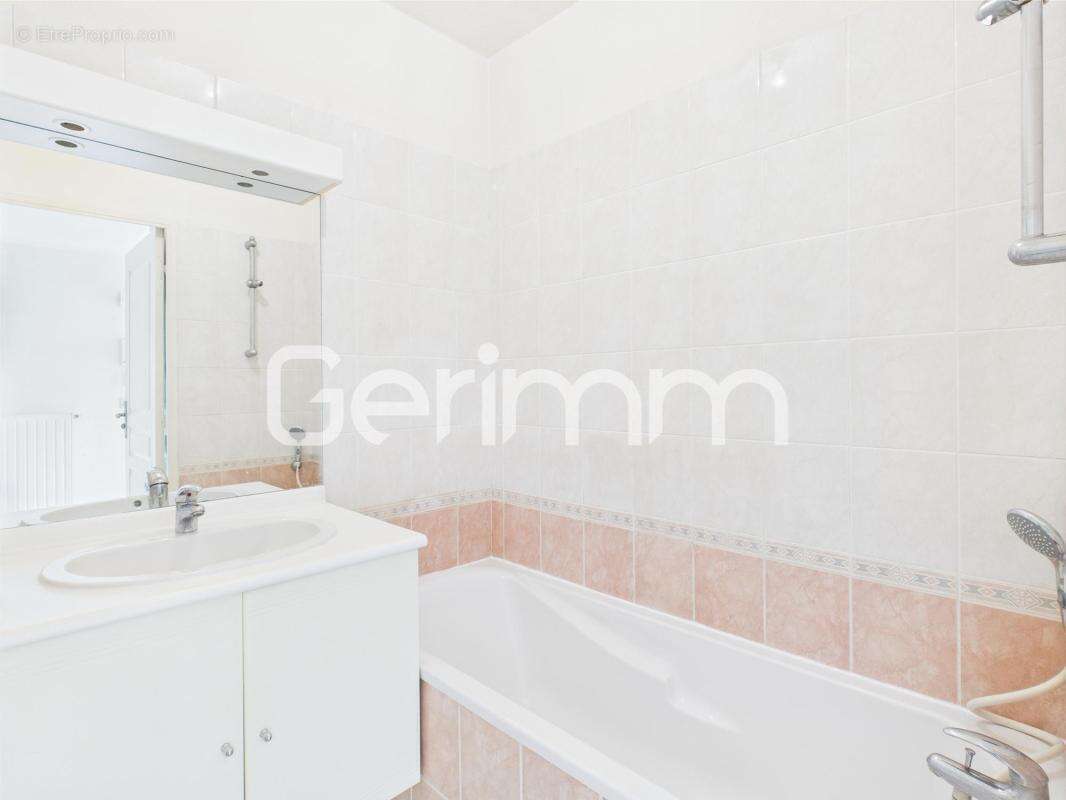 Appartement à SAINT-MARTIN-D&#039;HERES