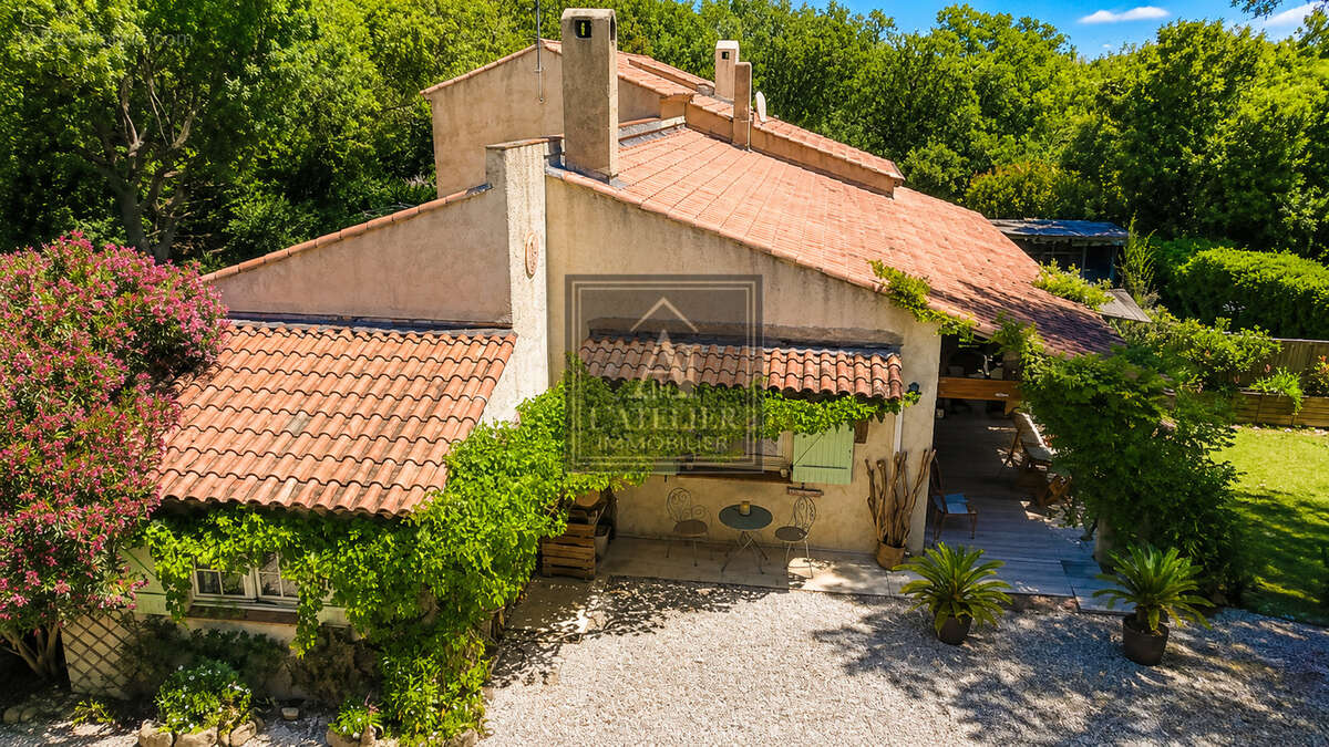 Maison de type 4 de plain-pied avec dépendance sur une parcelle de 470 m2 - photo 15