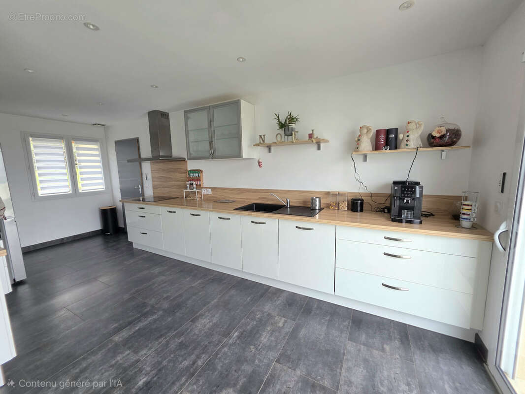 Maison à SAINT-CERGUES