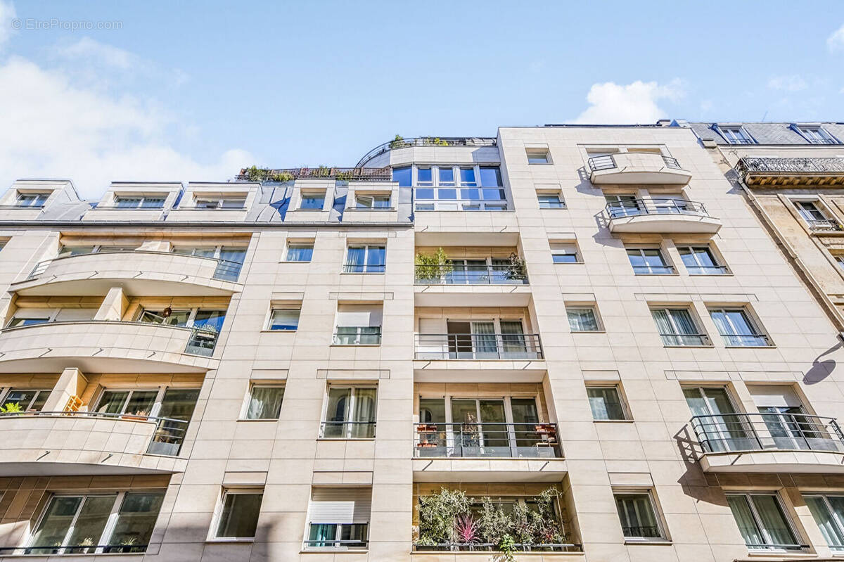 Appartement à PARIS-19E