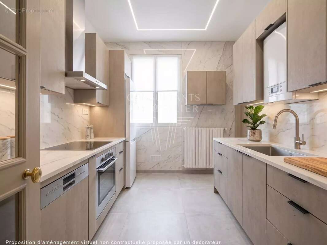 Appartement à PARIS-16E
