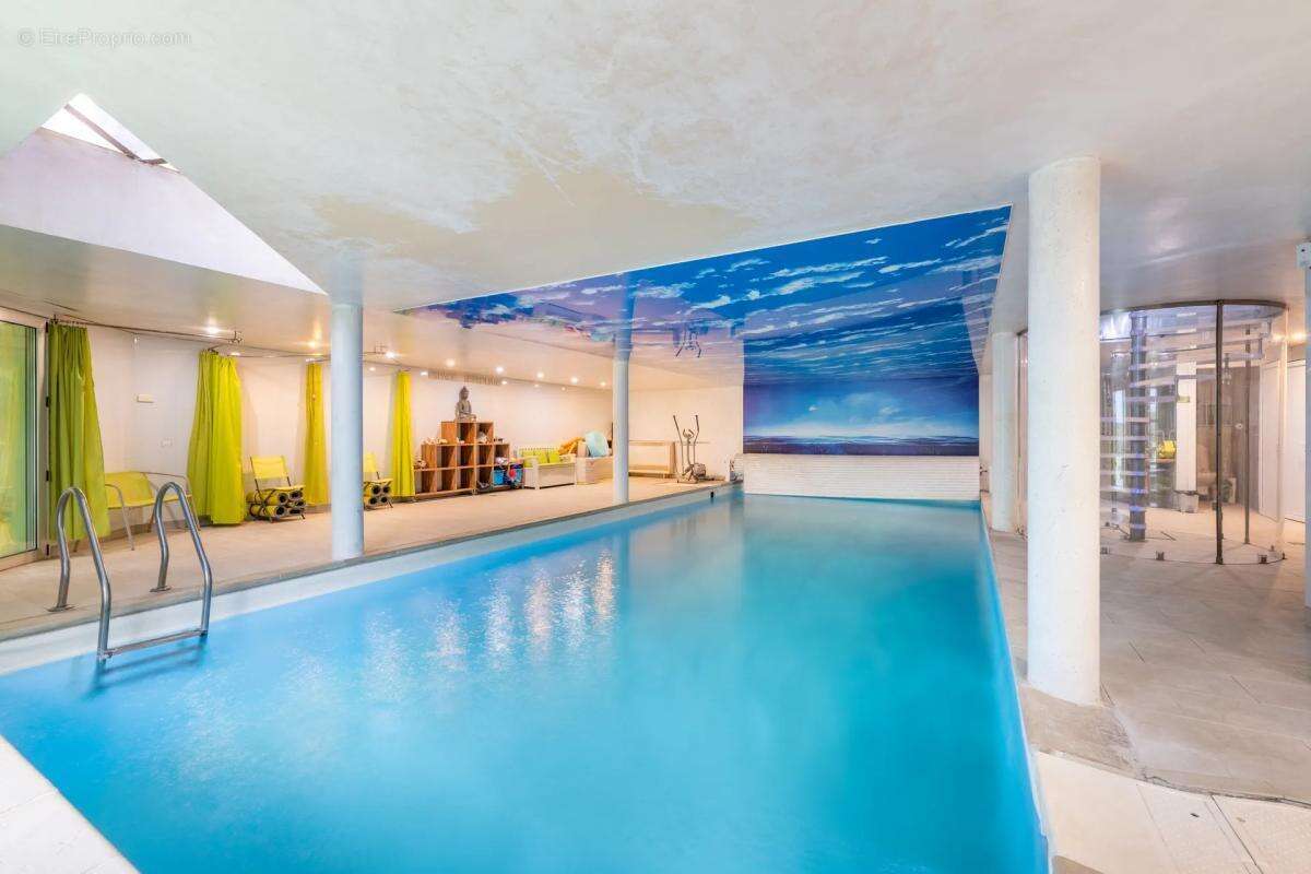 Maison à SAINT-MAURICE-MONTCOURONNE