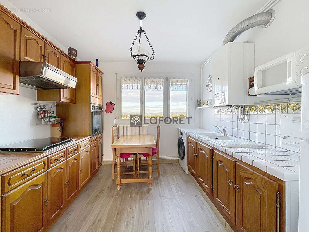 Appartement à SAINT-ETIENNE-DU-ROUVRAY