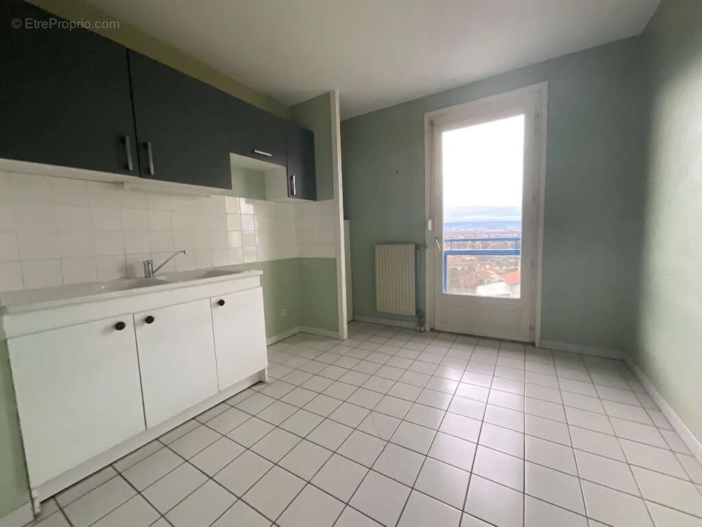 Saint-Just - Appartement T2 dernier étage - photo 6