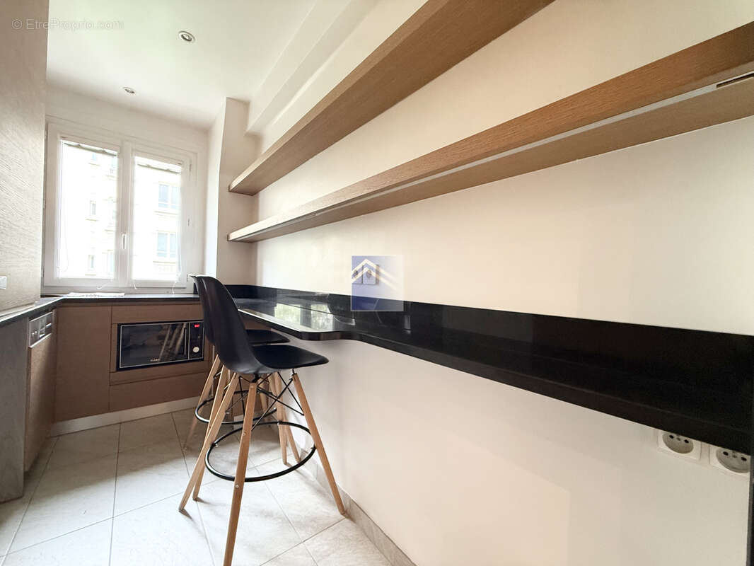 Appartement à COURBEVOIE