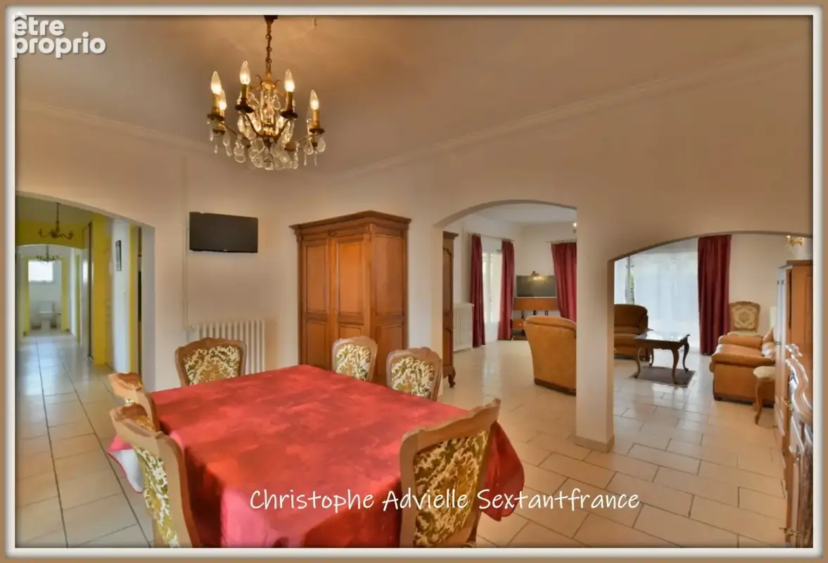 Bergerac; maison de plain pied 3 chambres 2 salles d'eau, double séjour, double garage séparé sur 909 M2 - photo 3