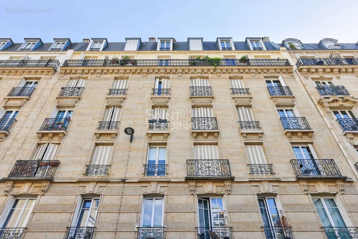 Appartement à PARIS-15E