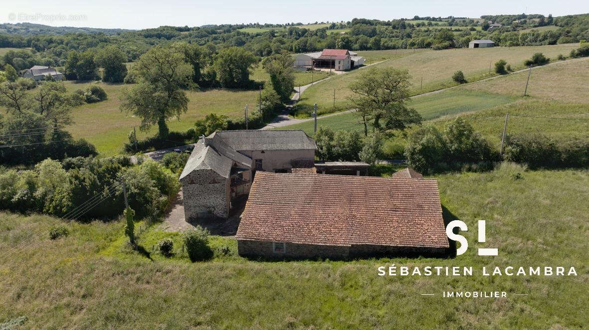 Maison à JOUQUEVIEL