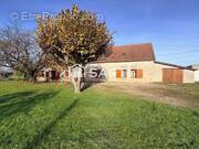 Photo 1 - Maison à ARPHEUILLES