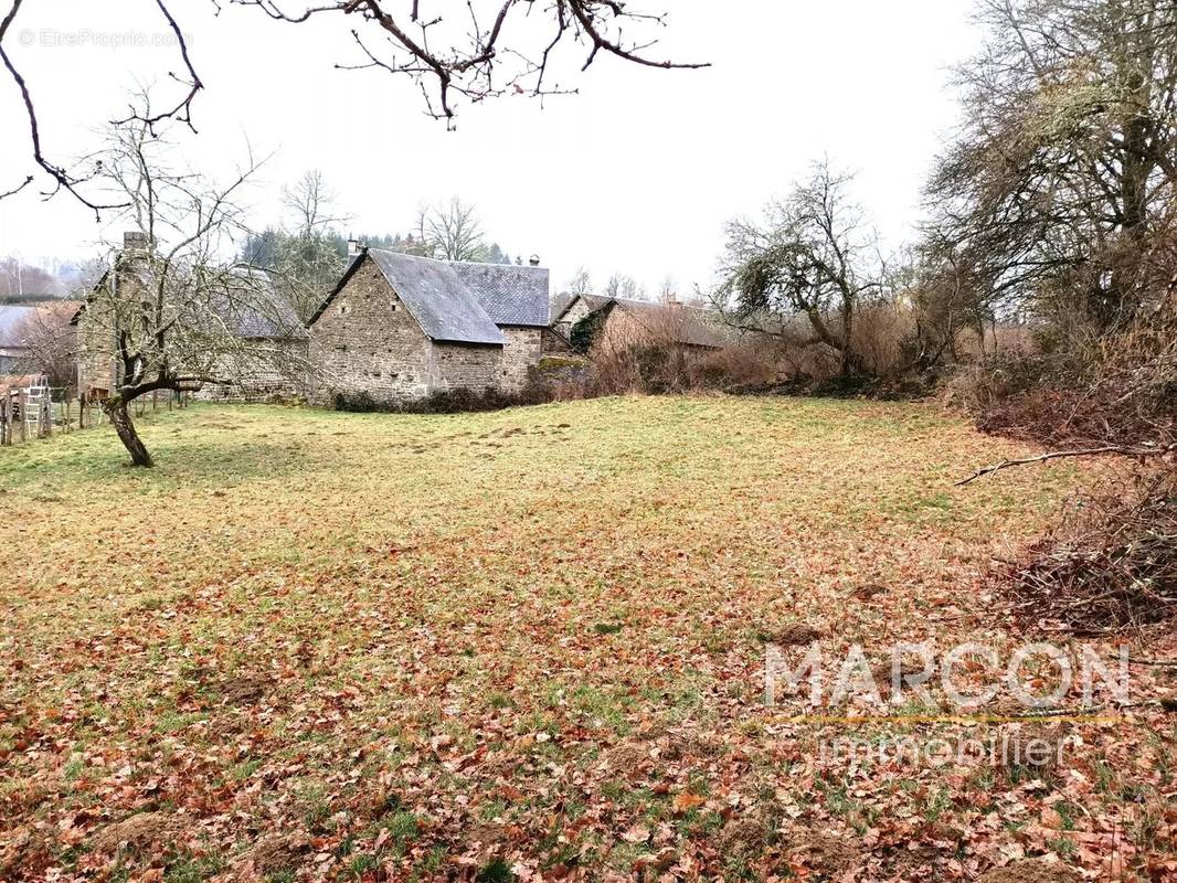 Maison à SAINT-MERD-LA-BREUILLE