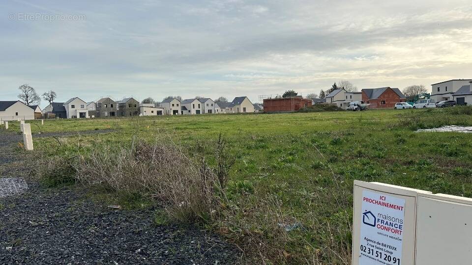 Terrain à SULLY