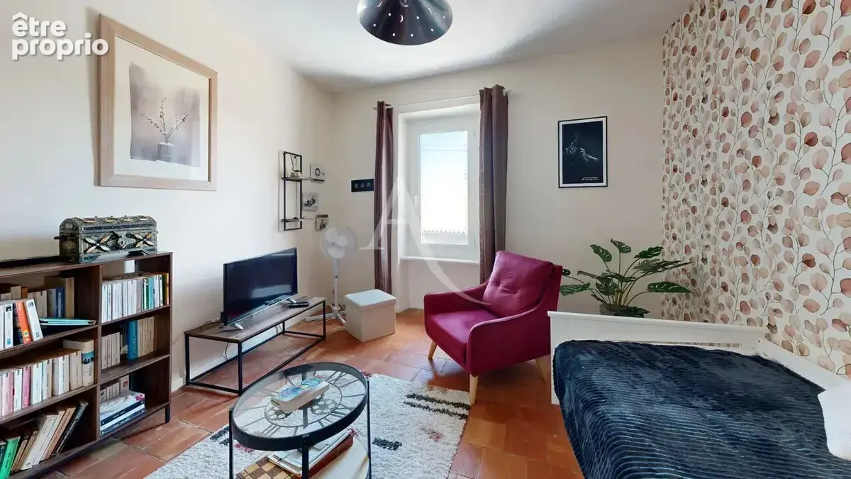 Une maison authentique au coeur du village, rénovée avec jardin, 4 chambres, garage - photo 8