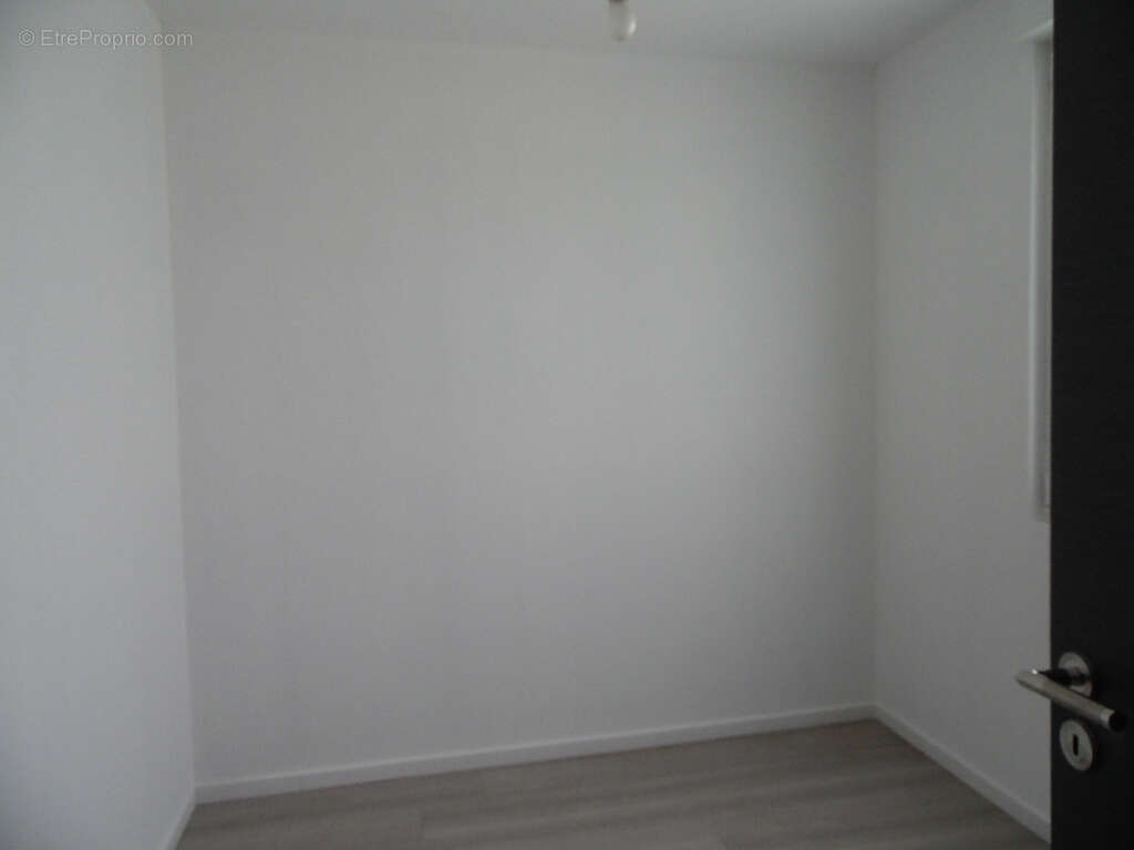 Maison à VIEUX-MOULIN