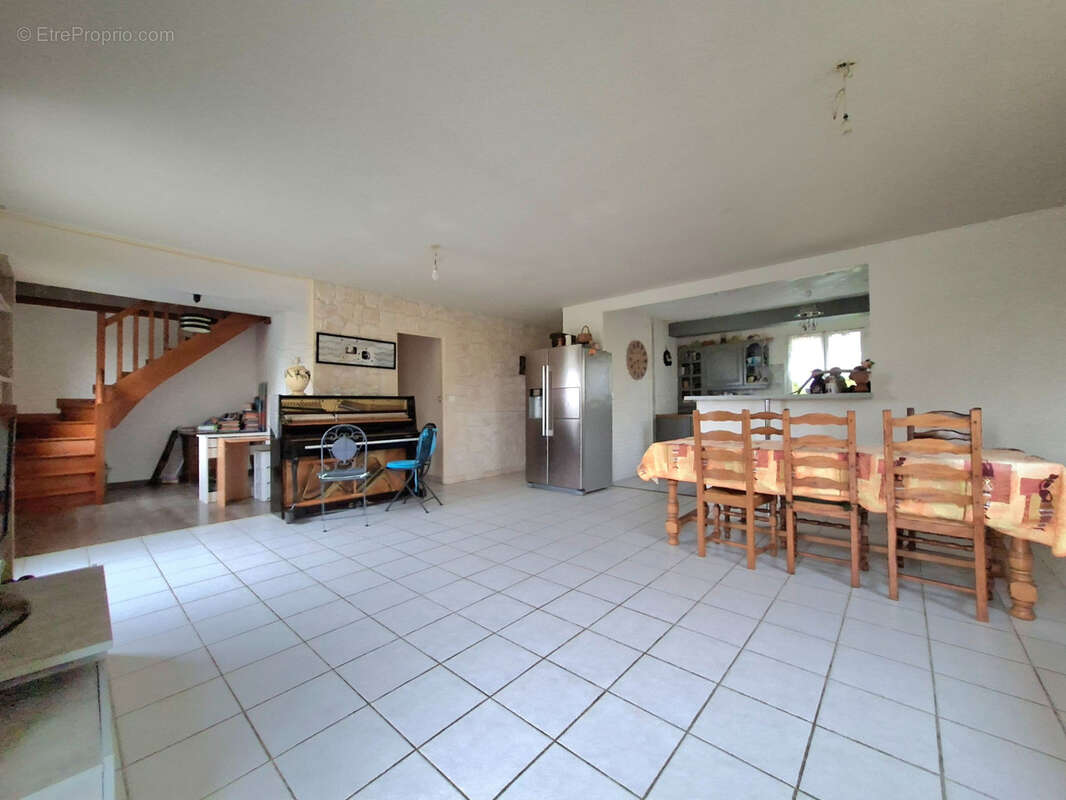 Maison à SAINT-OUEN-LE-MAUGER