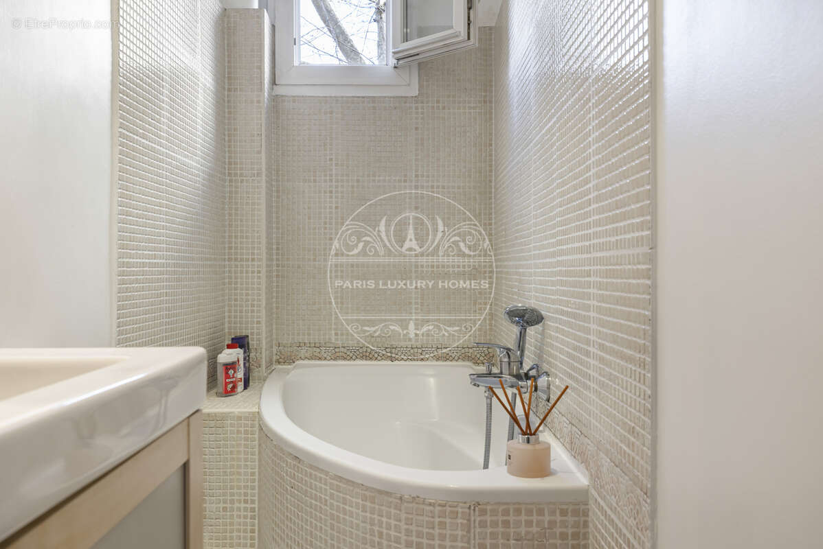 Appartement à LEVALLOIS-PERRET