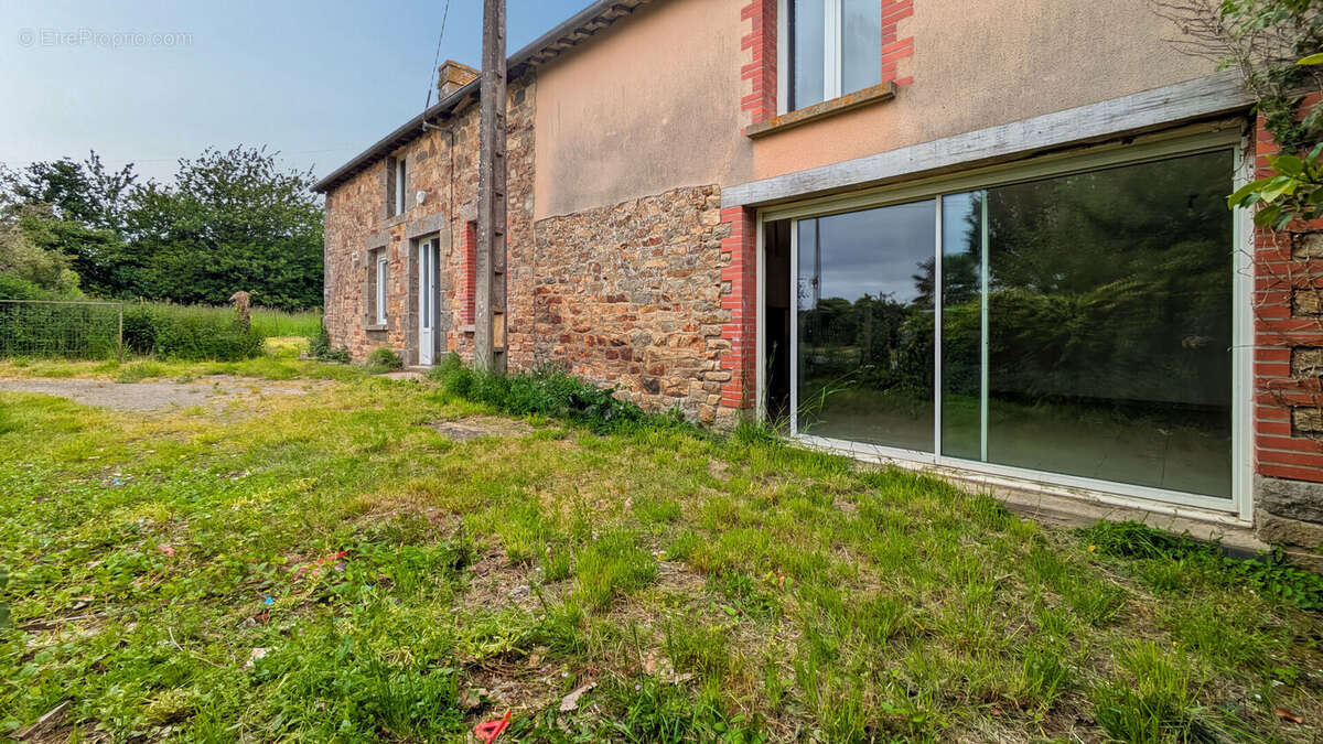 Maison à DINGE