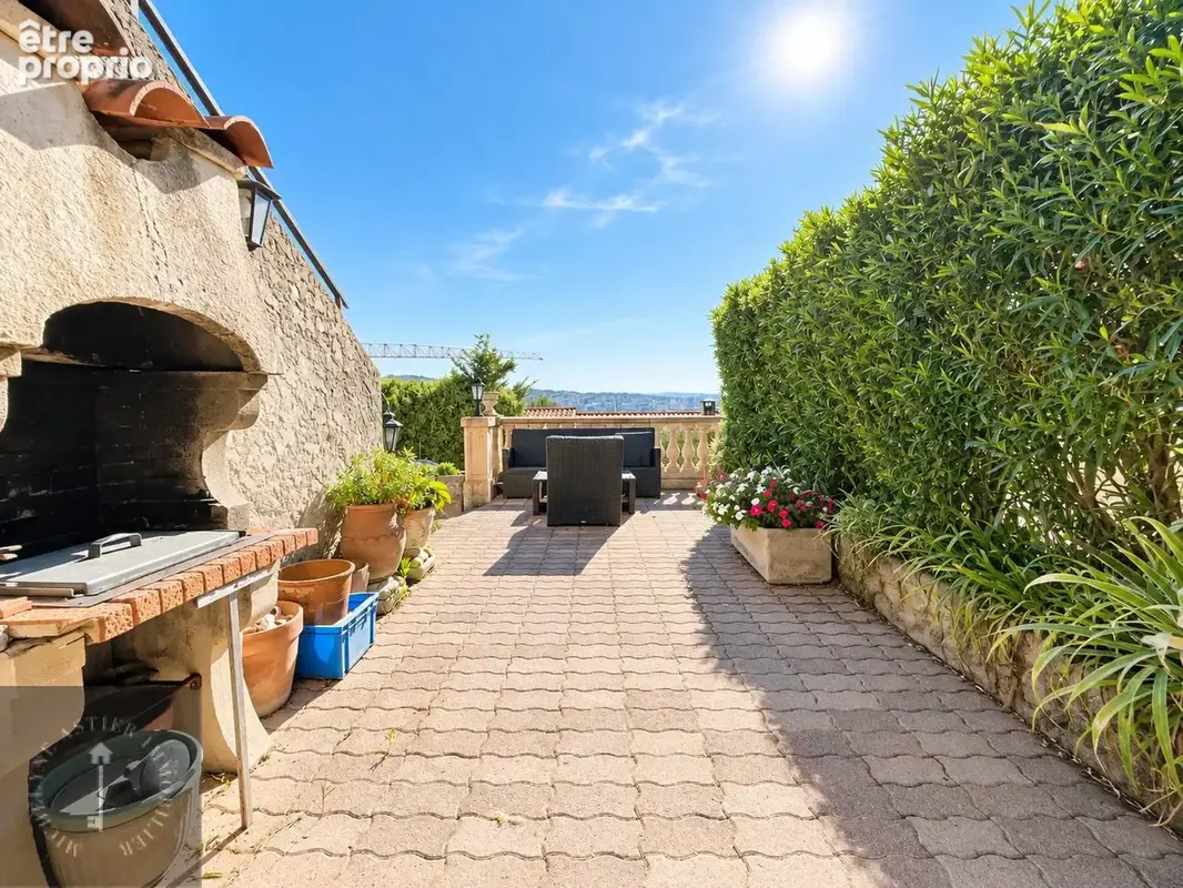Villa 5 pièces - vue dégagée - Saint Laurent du Var - photo 2