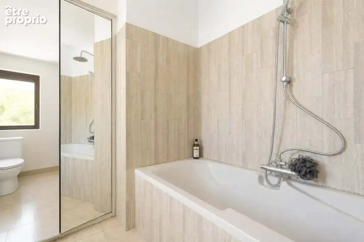 Appartement de 5 pièces de 143 m² avec belle terrasse  à Avignon - photo 17