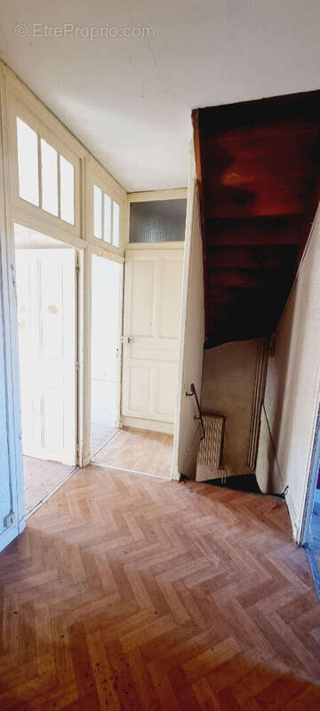 Maison à MONTAIGUT-LE-BLANC