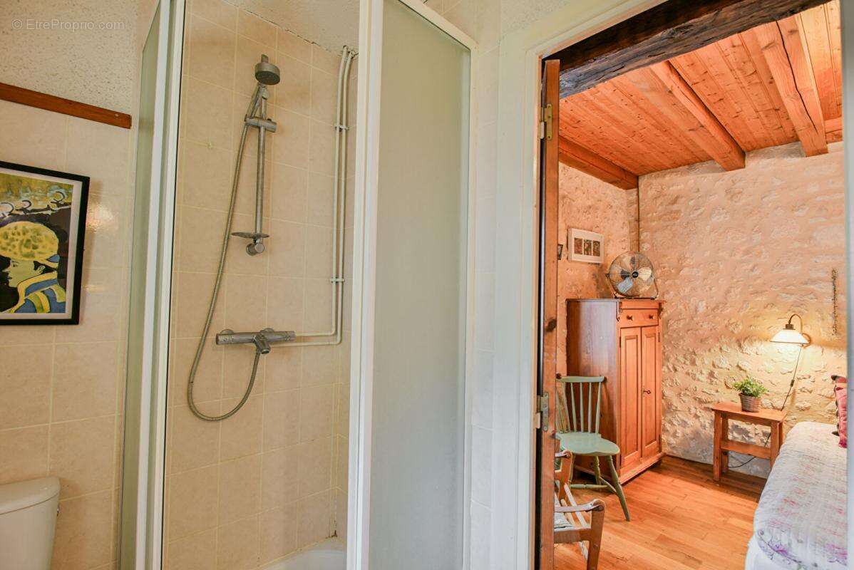 Maison à COUZE-ET-SAINT-FRONT