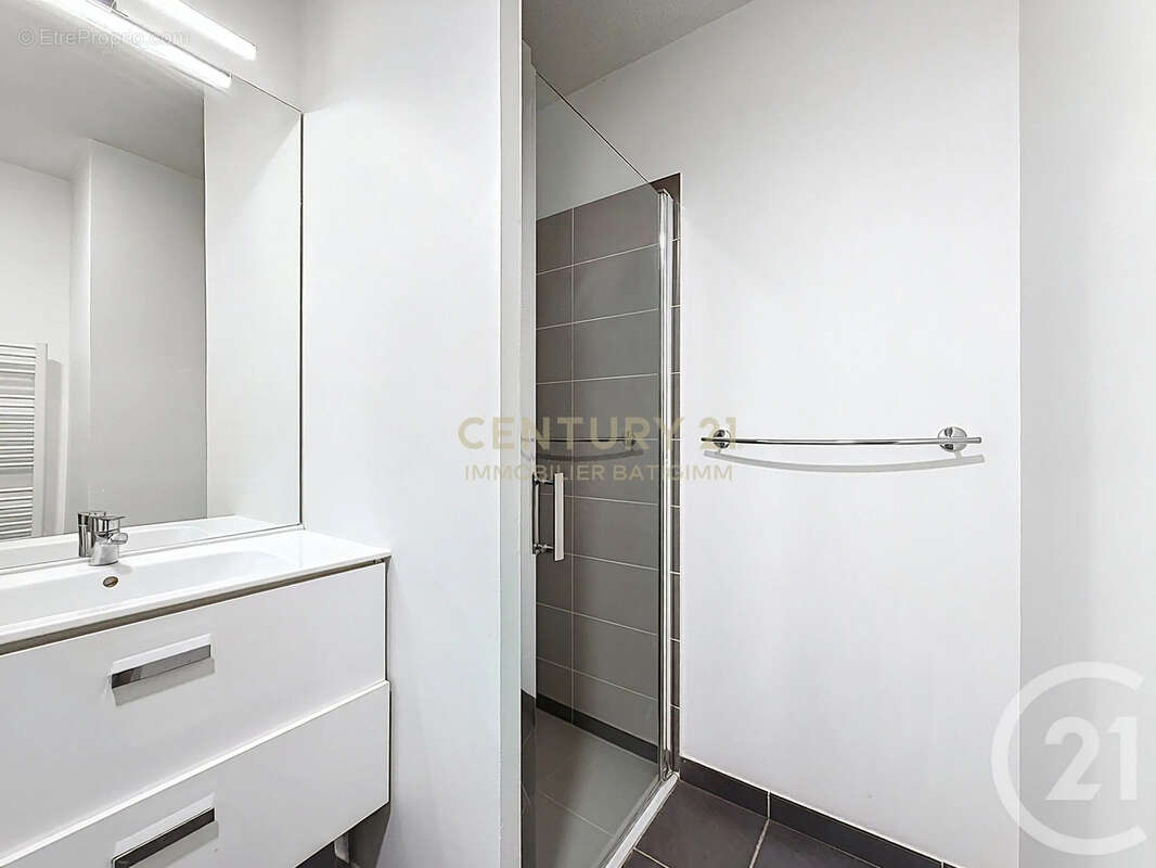 Appartement à L'ISLE-D'ABEAU