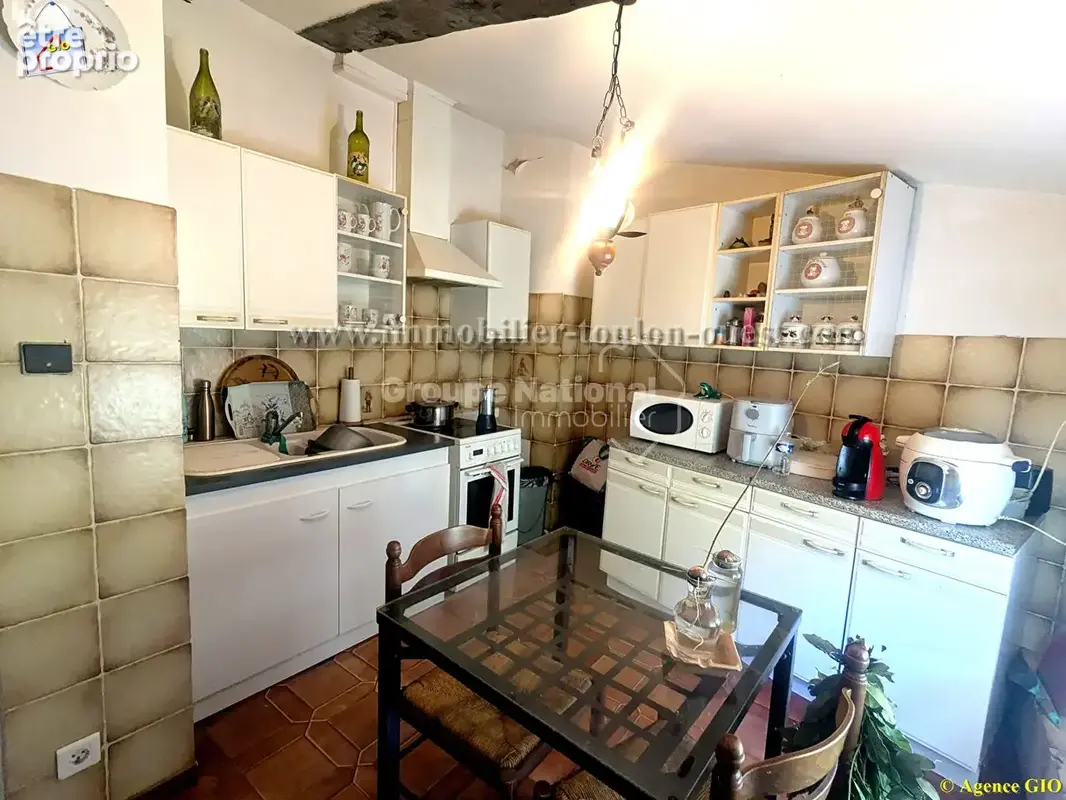 Maison de ville - signes -  type 6 de 100 m2 environ  sur 2 niveaux - photo 4