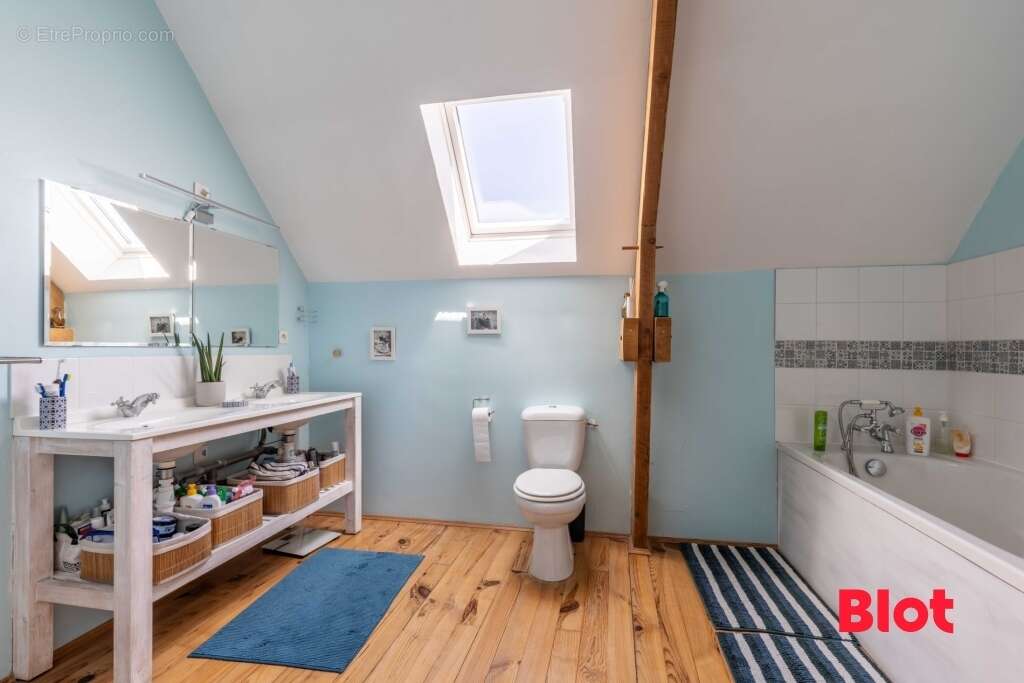 Maison à LA BAZOUGE-DU-DESERT