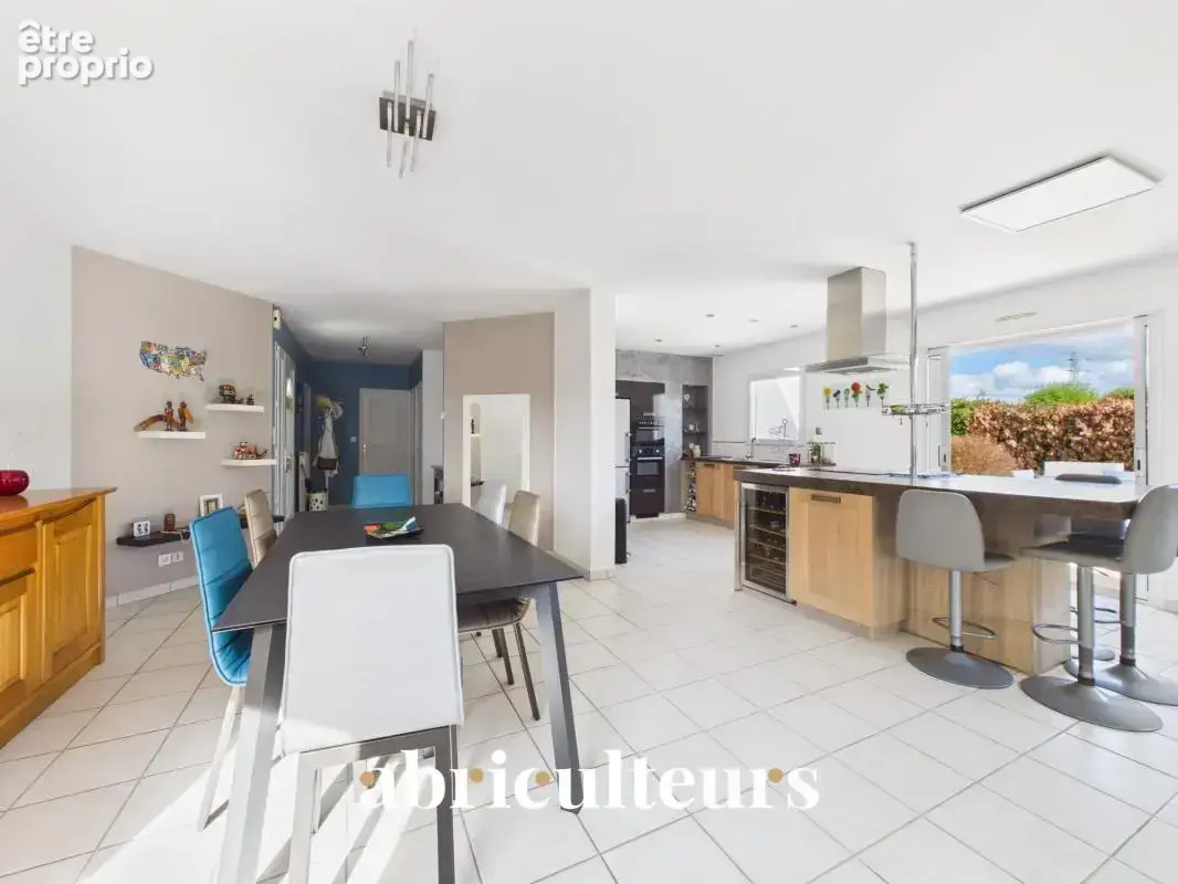 Belle maison contemporaine de plain pied  sur terrain de 1087 m2 en vente à Sainte-Pazanne (44680) - photo 5