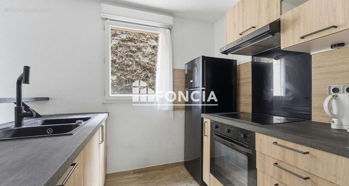 Appartement à SAINT-LAURENT-DU-VAR