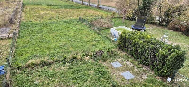 Appartement à NEUVILLE-LES-DAMES