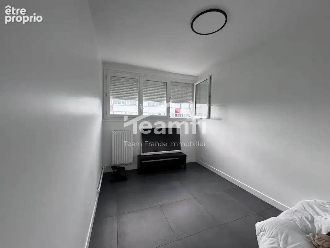 Appartement 4 pièces 75 m² à vendre à Fleury-Les-Aubrais (45400) - photo 7