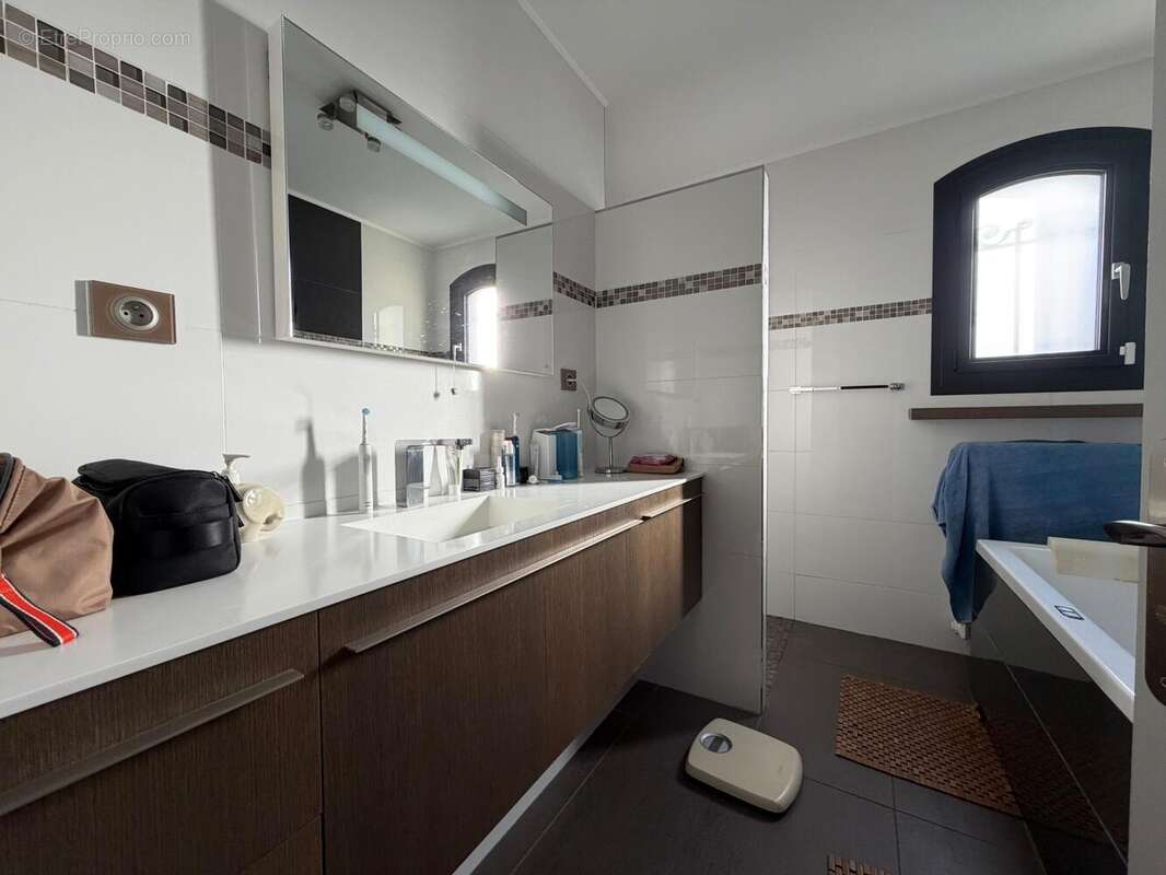 Photo 5 - Maison à AVRILLE