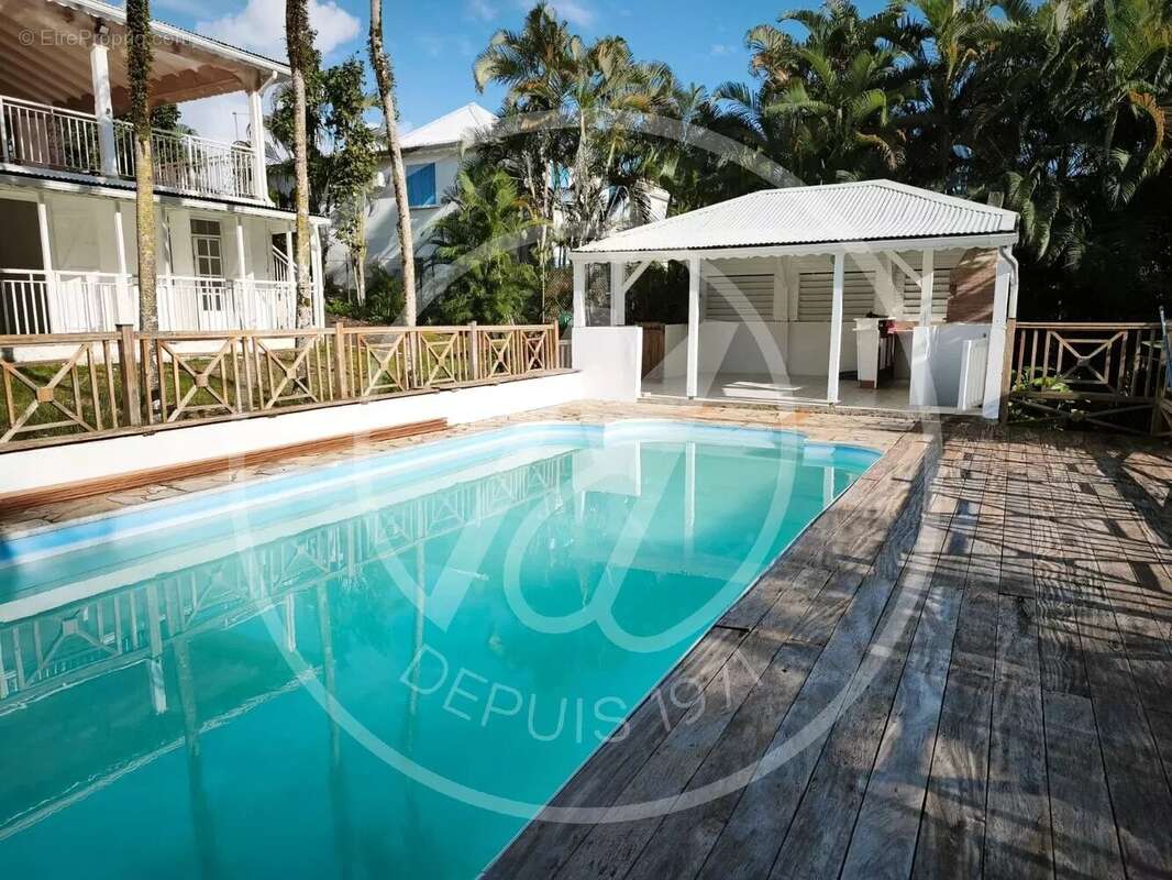 Maison à BAIE-MAHAULT