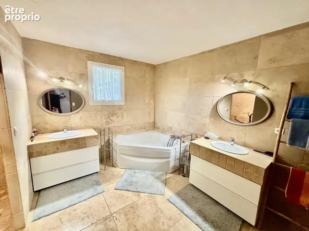 GRIGNAN- Villa avec VUE et piscine sur un terrain de 2 500 m2 - photo 5