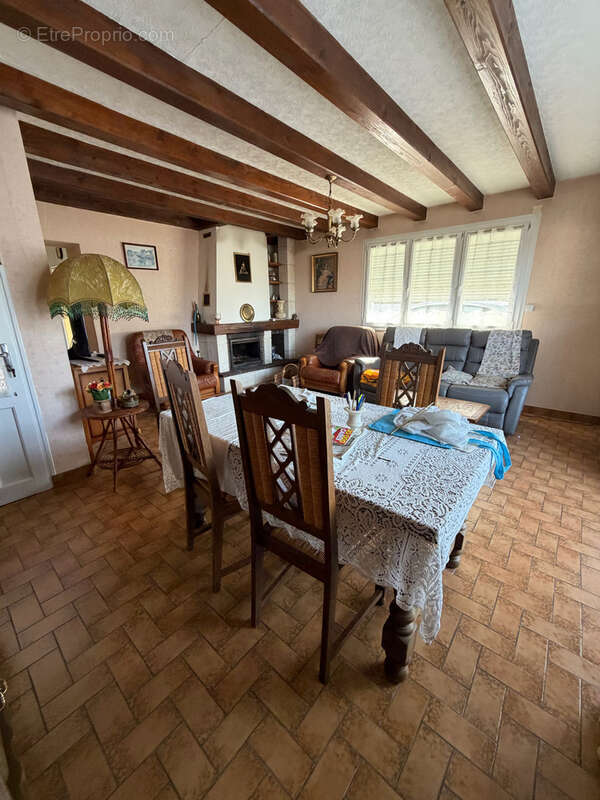 Challans - maison 2 chambres avec garage et dependance - photo 4