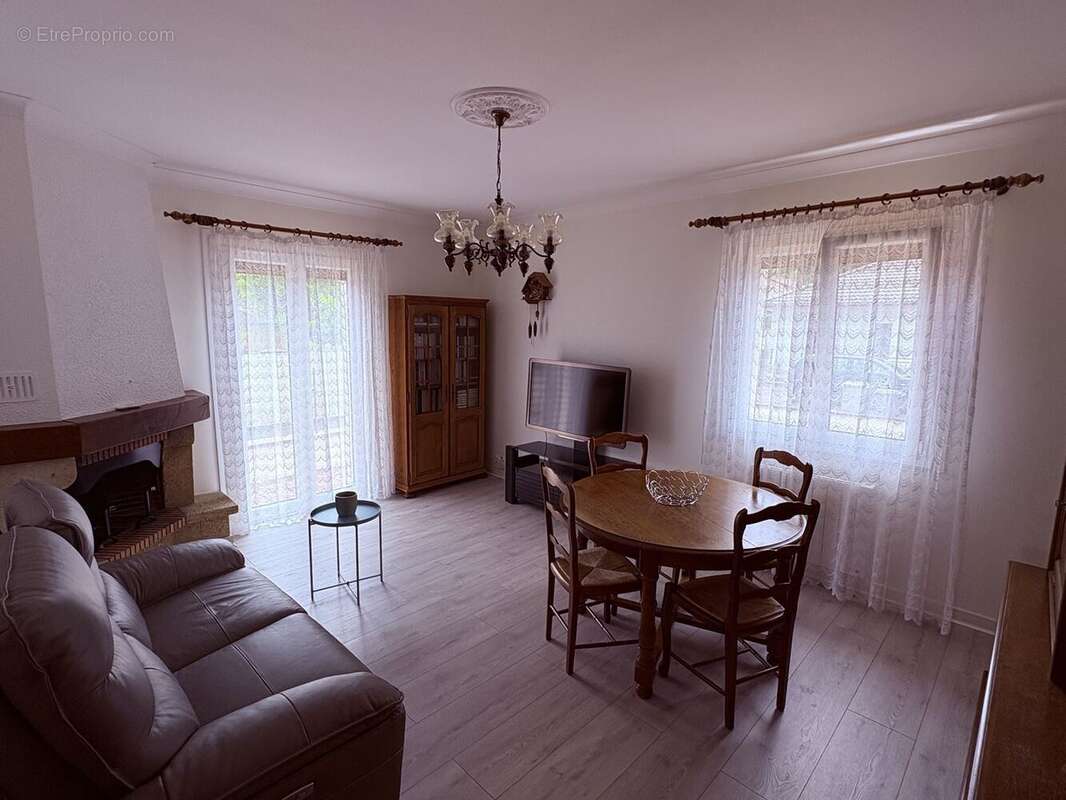 Maison à LA VERPILLIERE