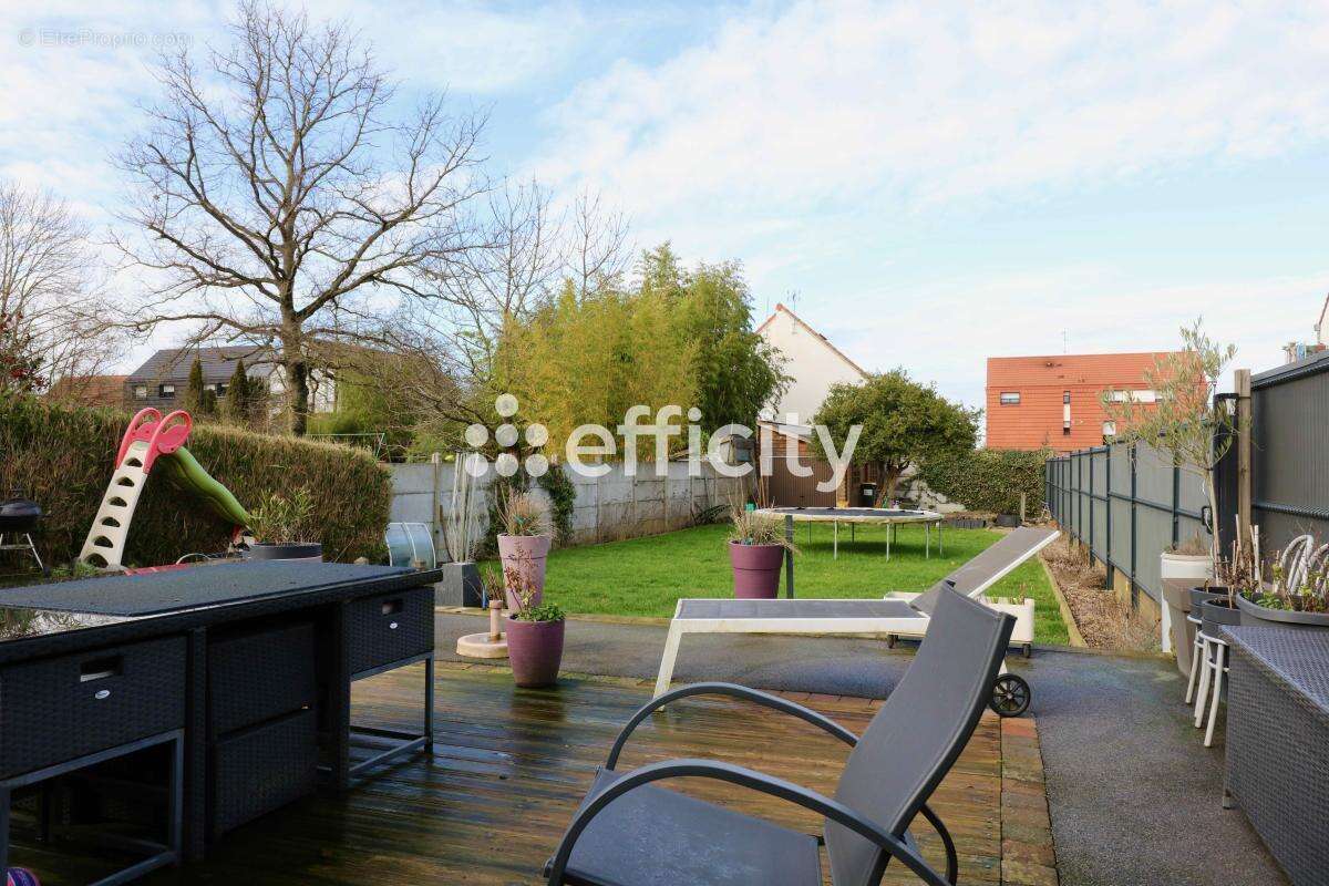 Maison à PECQUENCOURT