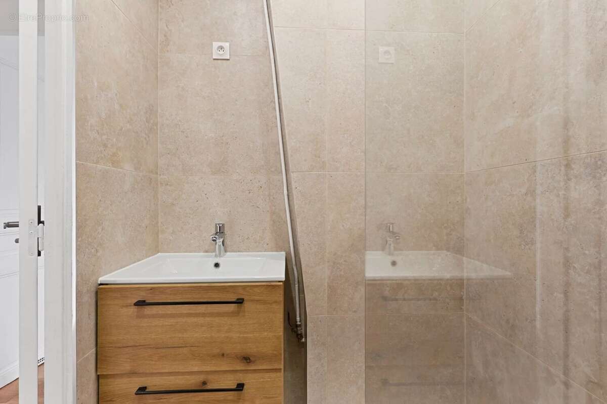 Appartement à PARIS-18E