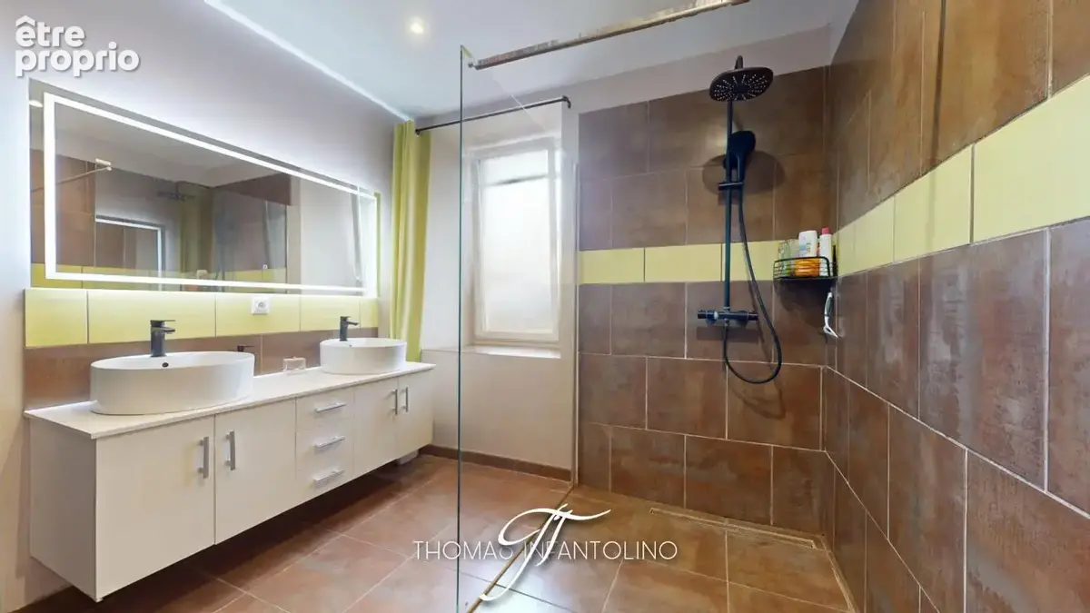 En exclusivite - maison en pierre - jardin - piscine - garage - climatisation - faible taxe foncière - photo 15