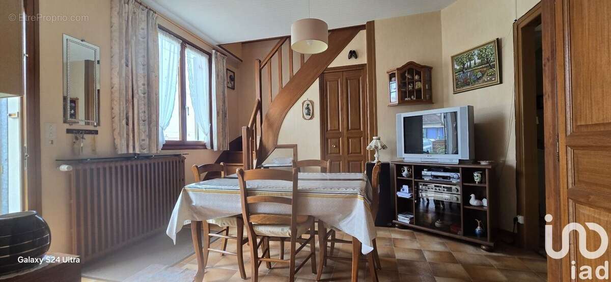 Maison 55 m² à Venesmes  - photo 2