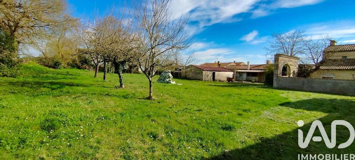 Maison 140 m² à Saint-Mande-Sur-Bredoire  - photo 6