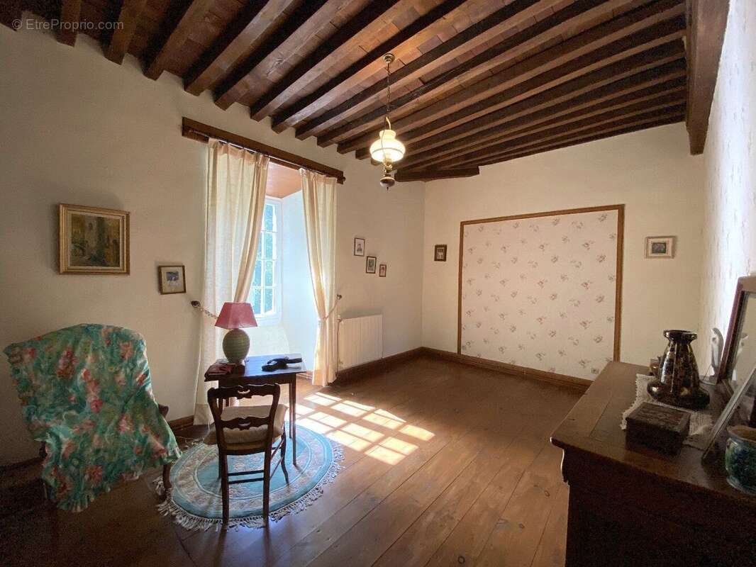 Maison à BUSSEROLLES