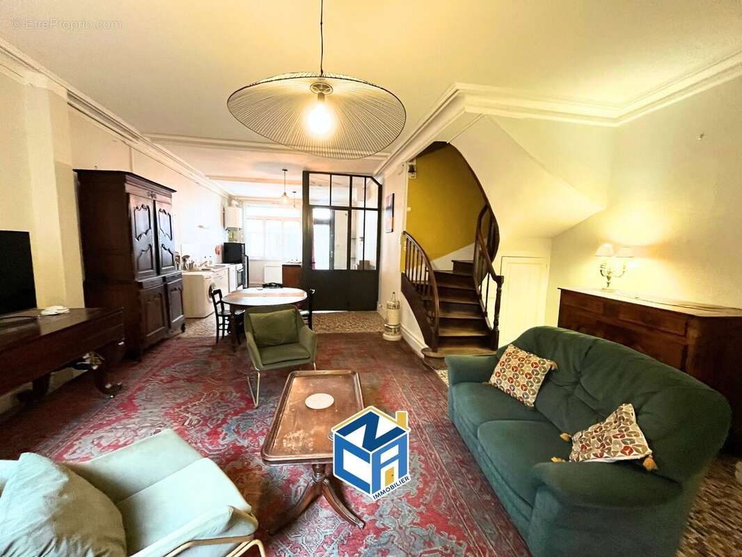 Maison à SAINTE-MAURE-DE-TOURAINE