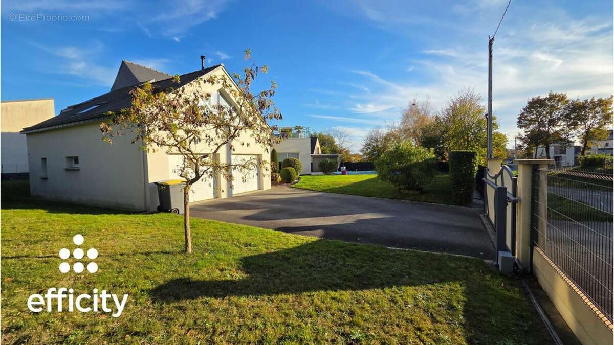 Maison à MONTREUIL-LE-GAST
