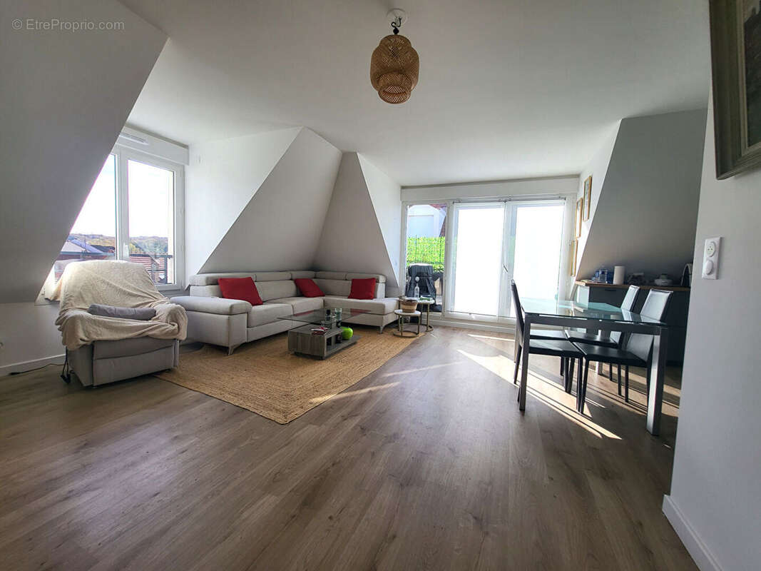 Appartement à LES CLAYES-SOUS-BOIS