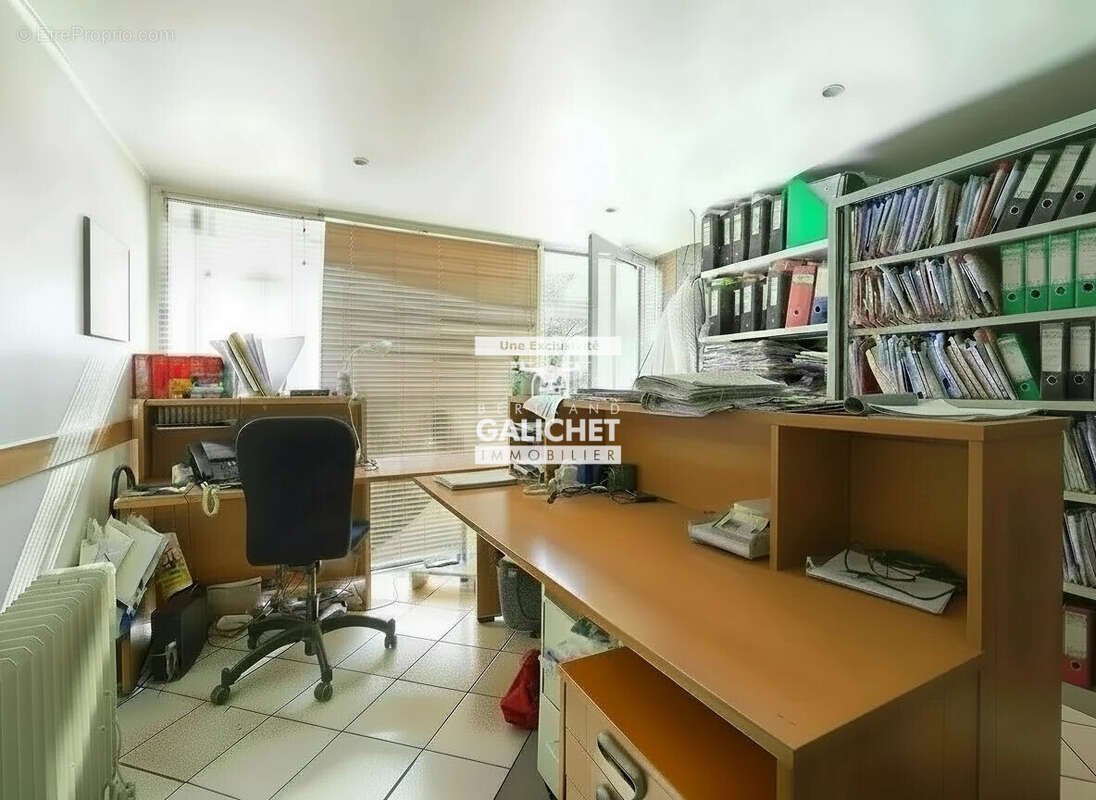 Bureau d'accueil rez-de-chaussée - Appartement à GAP