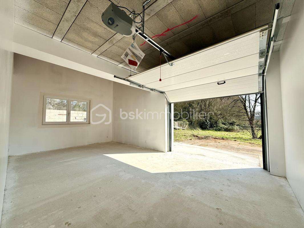 RARE – Propriété 363 m² – 10 chambres – Piscine intérieure – Idéal gîte - photo 20