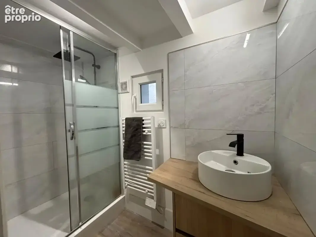 Appartement rdc avec cour - photo 4